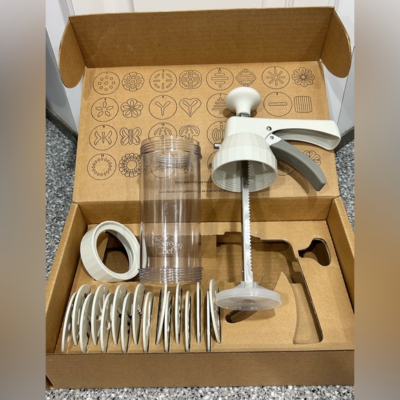 Pampered Chef Kitchen Pampered Chef Cookie Press Set With 6 Discs